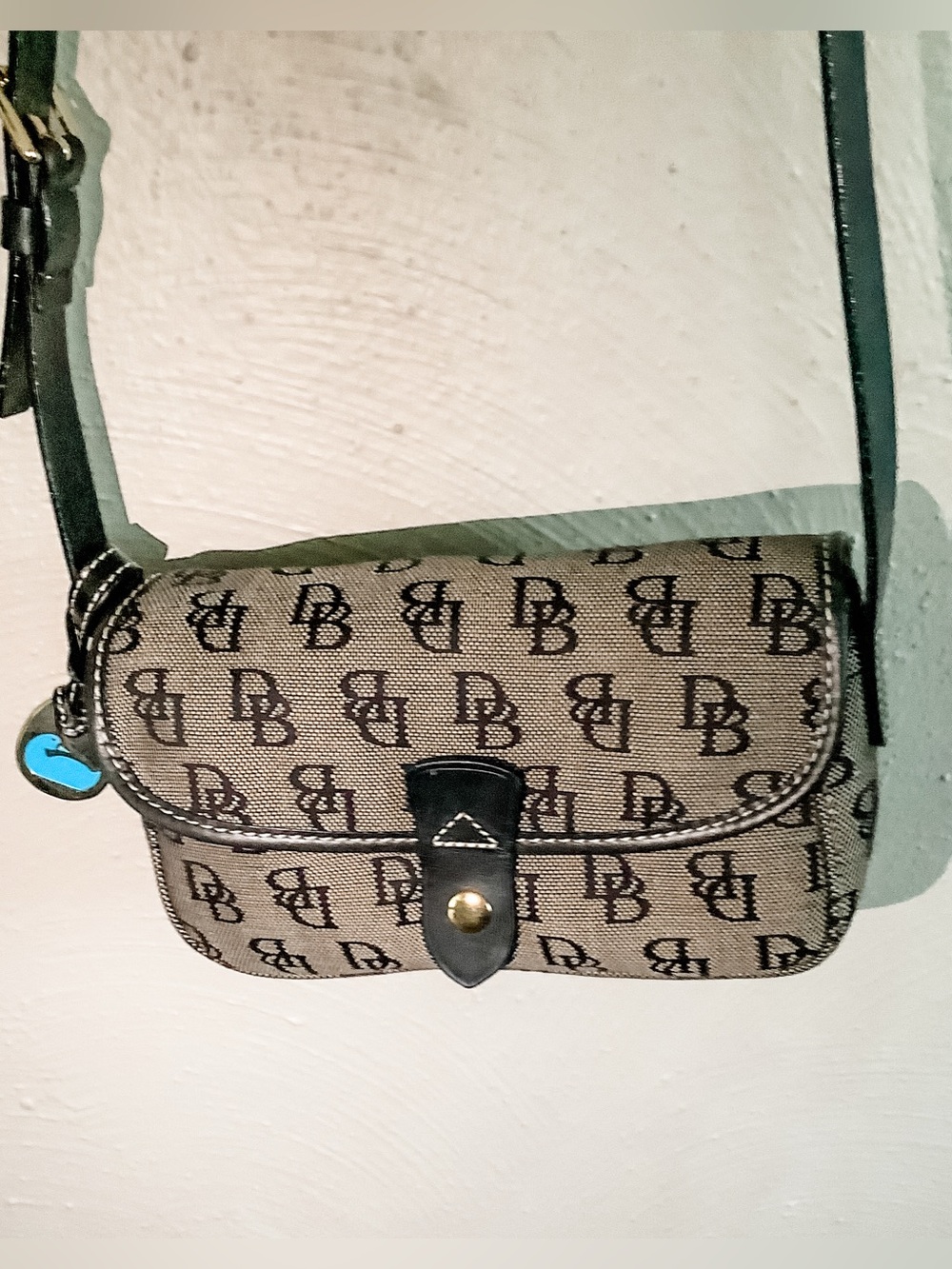 Dooney & Bourke vintage Signature East West Crossbody